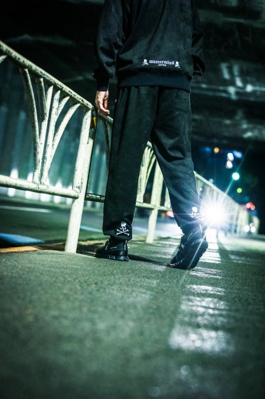 スウェットパンツ mastermind JAPAN マスターマインド・ジャパン FW24 ポリスウェード ブラック | ニューエラオンラインストア