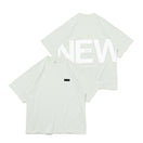 半袖 オーバーサイズド コットン Tシャツ Zoom Up Logo ソフトグラス - 14121848-S | NEW ERA ニューエラ公式オンラインストア