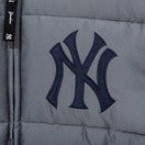 フェザーレス ダウンジャケット ニューヨーク・ヤンキース グレー - 13353869-S | NEW ERA ニューエラ公式オンラインストア