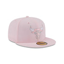 59FIFTY Fantasy シカゴ・ブルズ ピンク グレーアンダーバイザー - 13506411-700 | NEW ERA ニューエラ公式オンラインストア