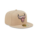 59FIFTY NBA Team Neon シカゴ・ブルズ ベージュ レッドアンダーバイザー - 13512114-700 | NEW ERA ニューエラ公式オンラインストア