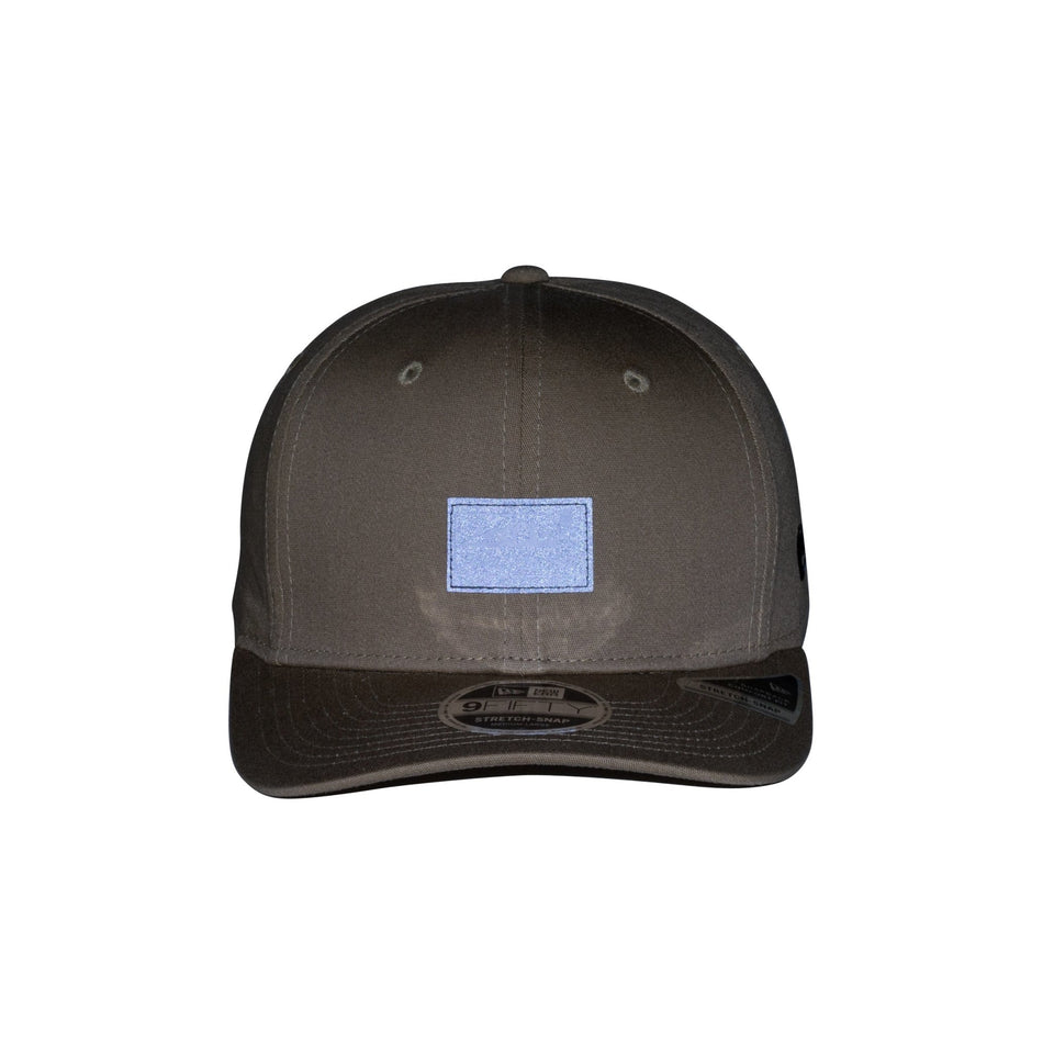 9FIFTY ストレッチスナップ Stretch Cotton Mountain Range Label リフレクターパッチ カーキ【ニューエラアウトドア】 - 13516231-SM | NEW ERA ニューエラ公式オンラインストア