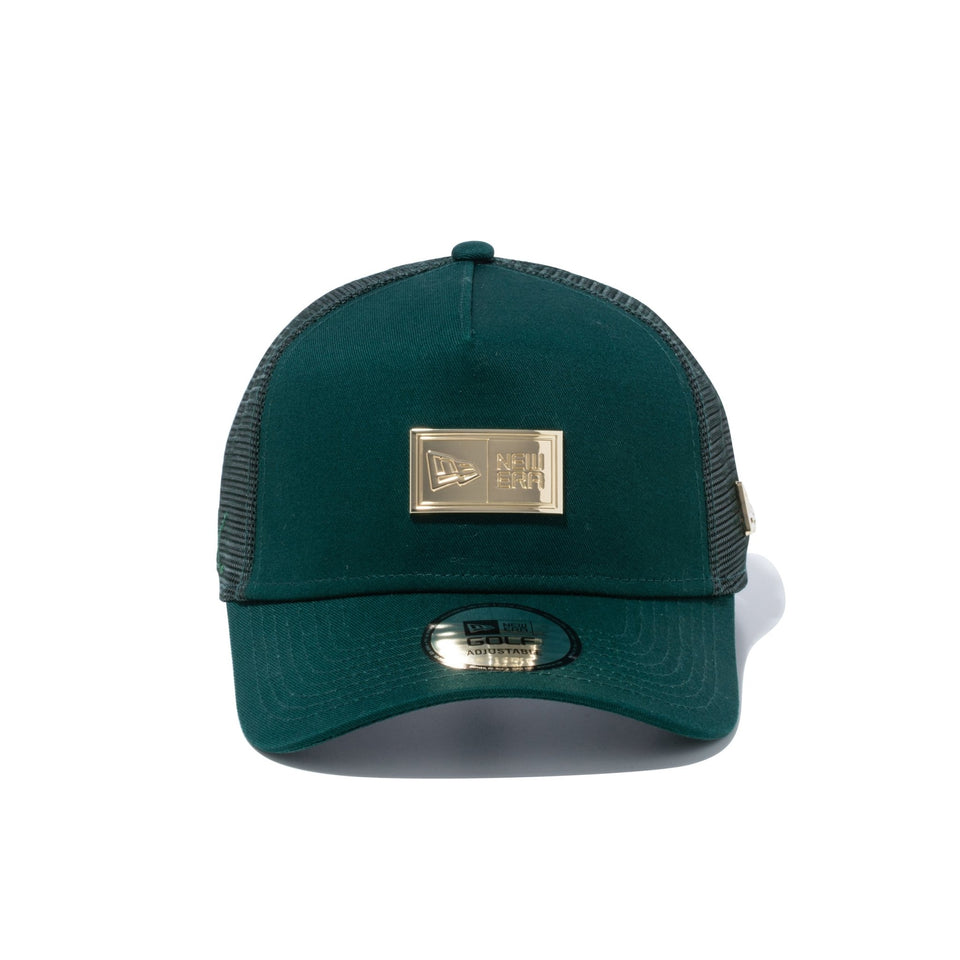 【ゴルフ】 9FORTY A-Frame トラッカー Metal Box Logo メタルプレート ダークグリーン × ゴールドメタルプレート - 13517935-OSFM | NEW ERA ニューエラ公式オンラインストア