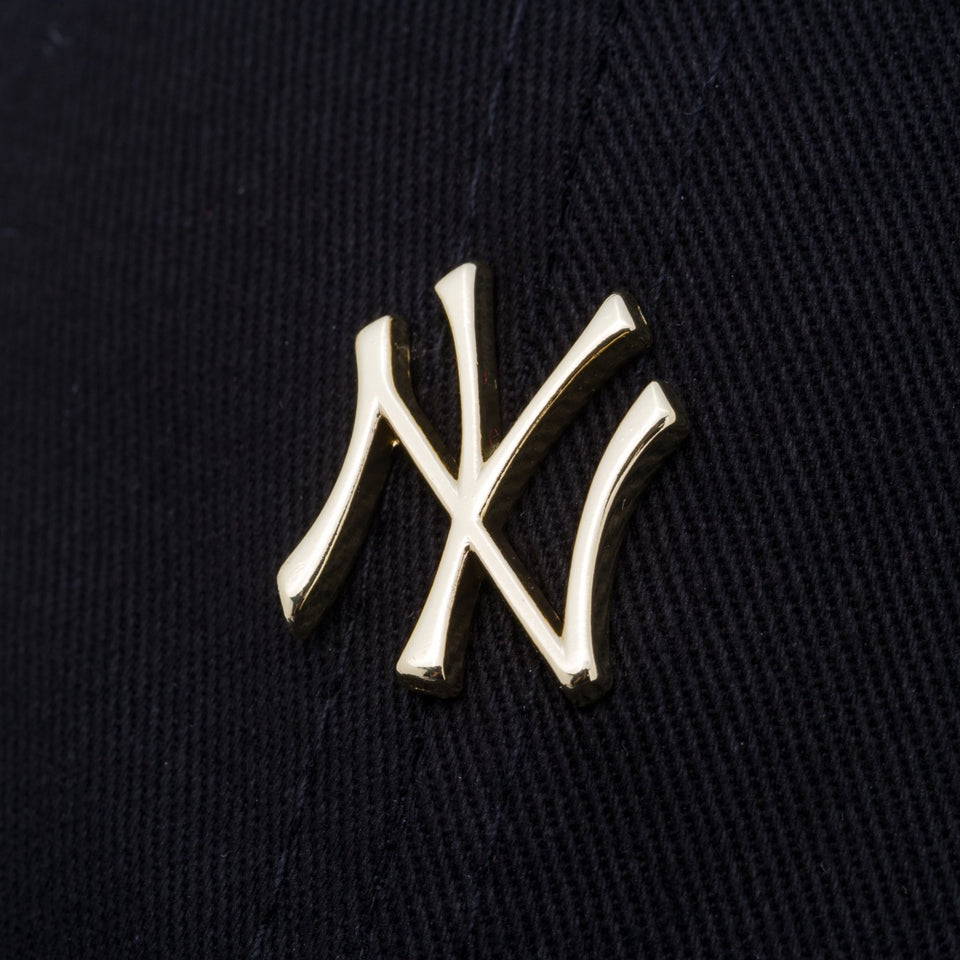9TWENTY クロスストラップ ニューヨーク・ヤンキース メタルミニロゴ ブラック × ゴールド - 12362236-OSFA | NEW ERA ニューエラ公式オンラインストア