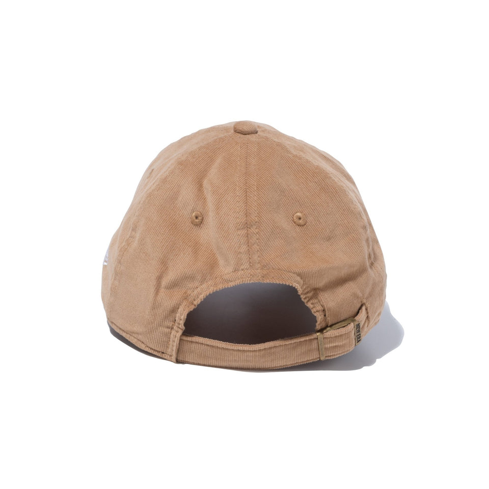 9TWENTY Micro Corduroy マイクロコーデュロイ アーチロゴ Mベージュ - 13750680-OSFM | NEW ERA ニューエラ公式オンラインストア