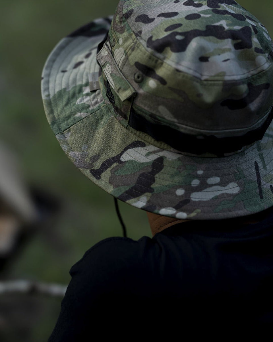 アドベンチャー CORDURA MULTICAM Mountain Initial Logo ベルクロワッペン【ニューエラアウトドア】 - 13516208-SM | NEW ERA ニューエラ公式オンラインストア