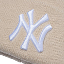 ポンポンニット New York Yankees ニューヨーク・ヤンキース サンドベージュ - 13327604-OSFM | NEW ERA ニューエラ公式オンラインストア