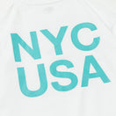 長袖 コットン Tシャツ New York City NYC フラッグロゴ ホワイト × エメラルドグリーン レギュラーフィット - 13330953-S | NEW ERA ニューエラ公式オンラインストア