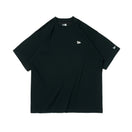 半袖 オーバーサイズド パフォーマンス Tシャツ Rear Vertical Logo バーチカルロゴ ブラック【Performance Apparel】 - 13516846-S | NEW ERA ニューエラ公式オンラインストア