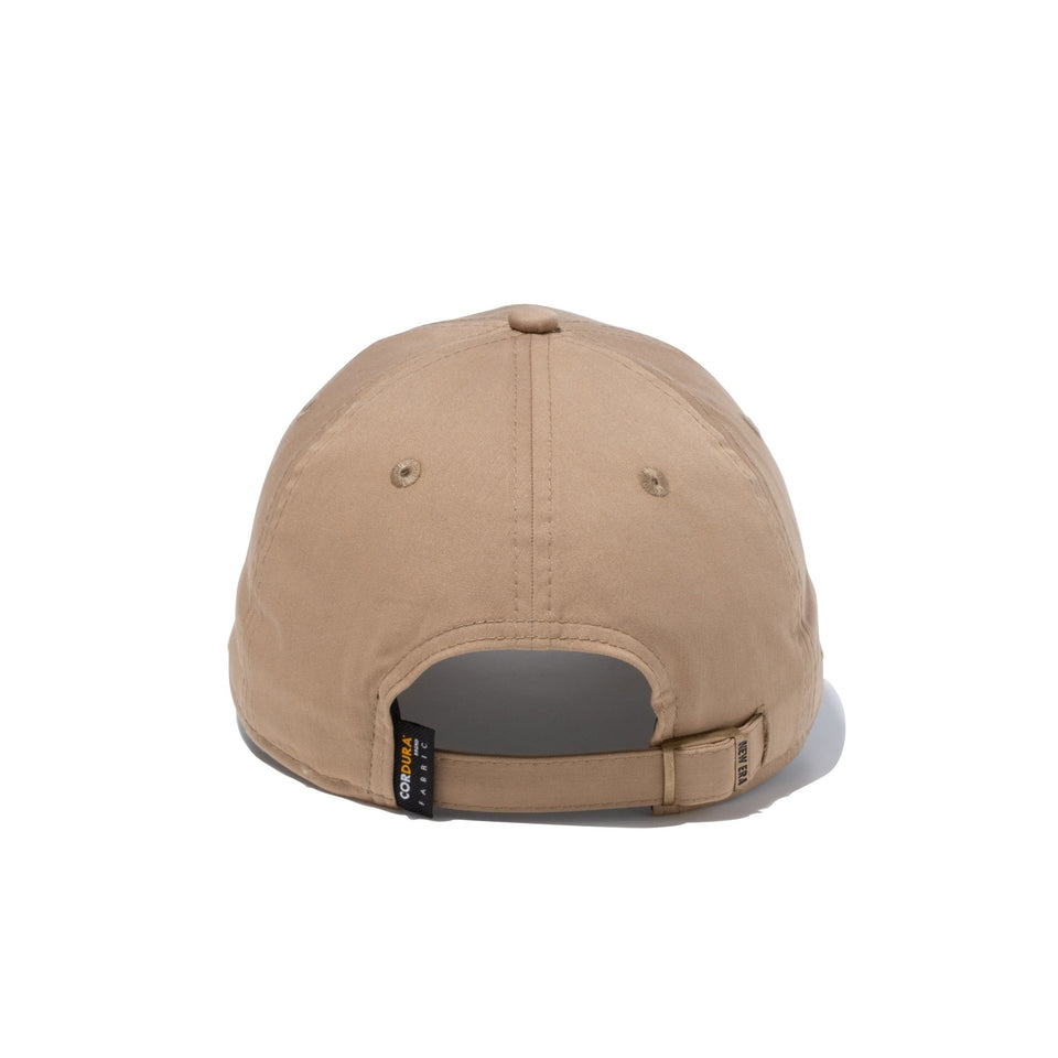 【ゴルフ】WOMEN'S 9TWENTY ロングバイザー CORDURA (made with COOLMAX fabric) コーデュラ フラッグロゴ カーキ - 13517826-OSFM | NEW ERA ニューエラ公式オンラインストア